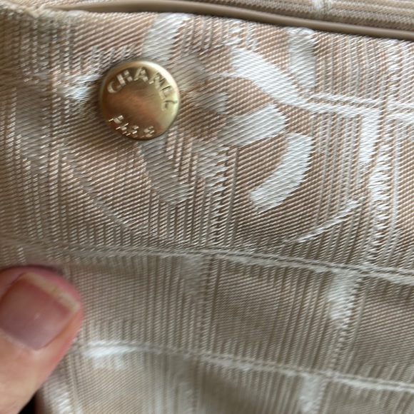 ๐๏ธHOST PICK๐๏ธBeautiful Chanel leather and nylon bag - Picture 10 of 14